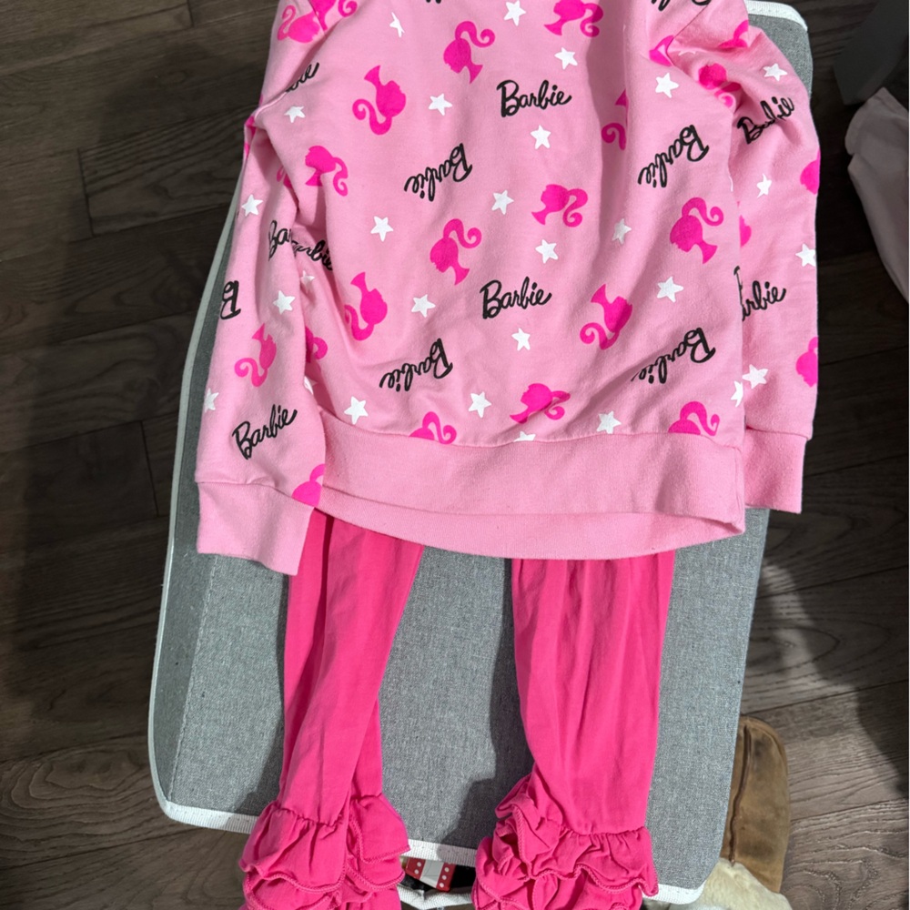 Girls Barbie Pink Shirt with Logo and Stars with Ruffle Legging